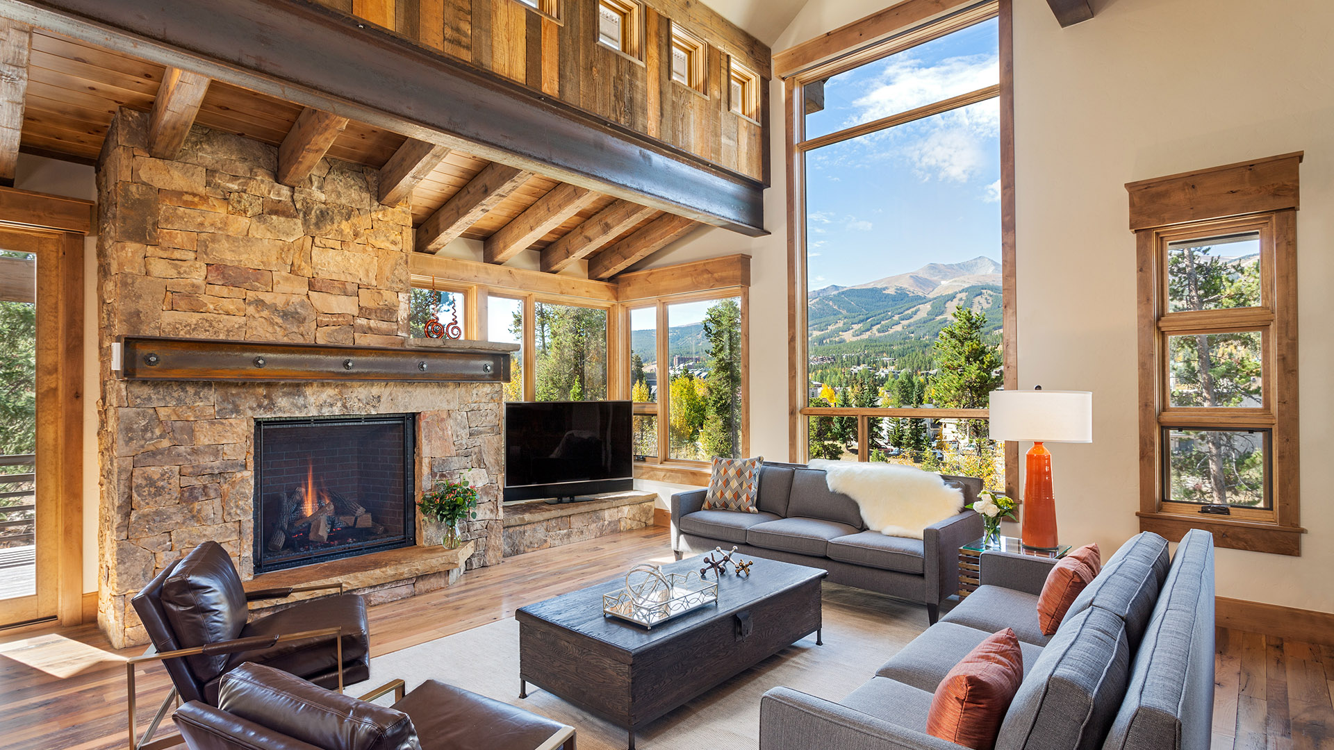Luisa-fireplace