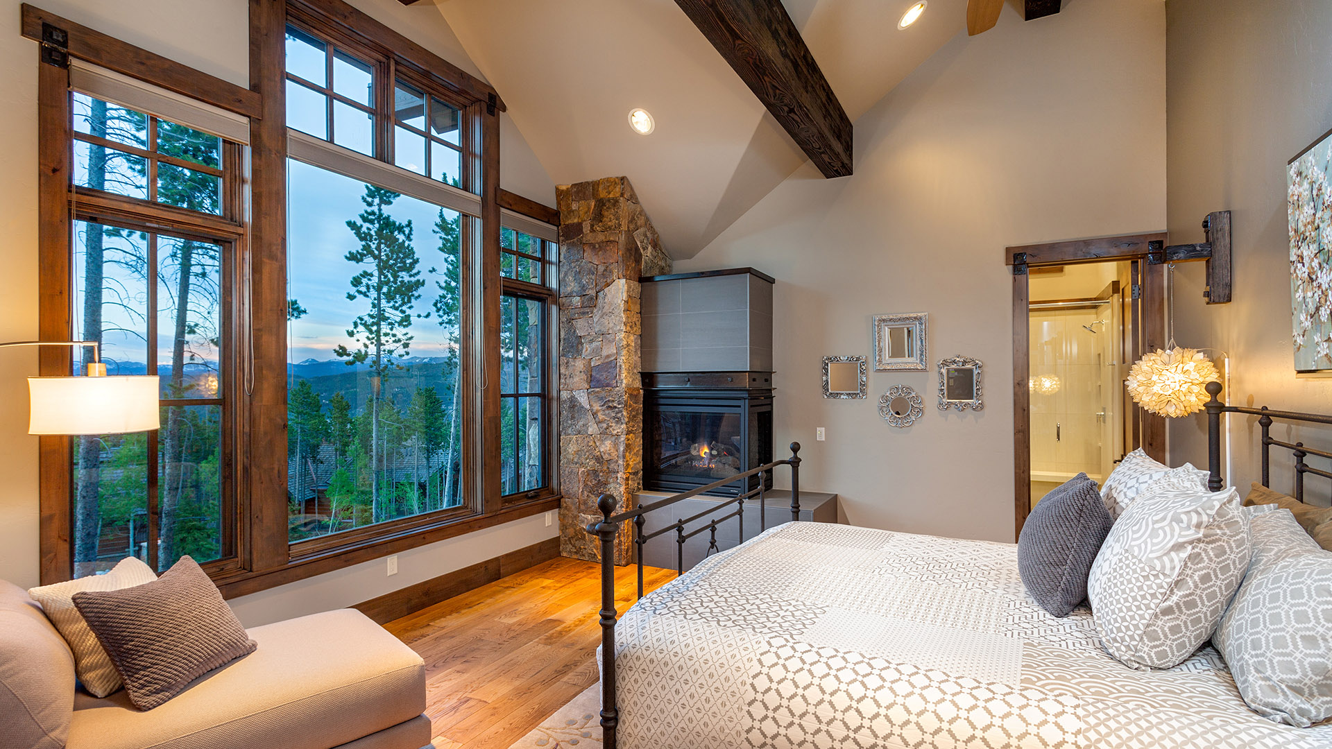 Timber Lodge bedroom